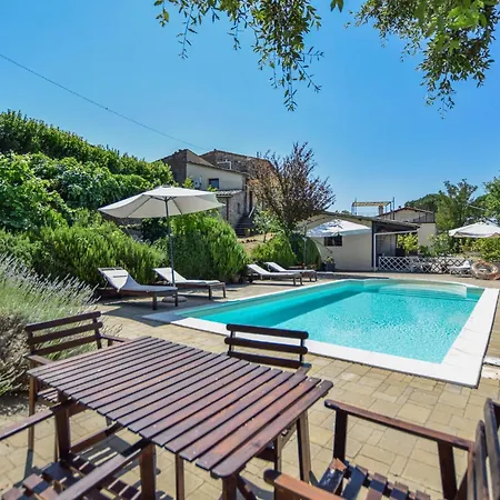 Pet Friendly In Montecchio Tr
